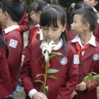 Students commemorate bears on Tomb Sweeping Day