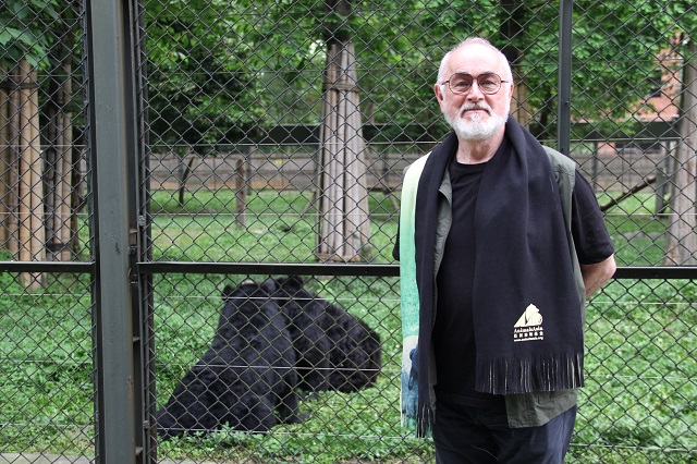 Peter Egan1