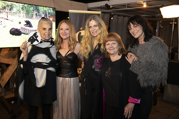  Ali MacGraw, Tara Buck, Kristin Bauer, Lesley Nicol, Michelle Forbes.